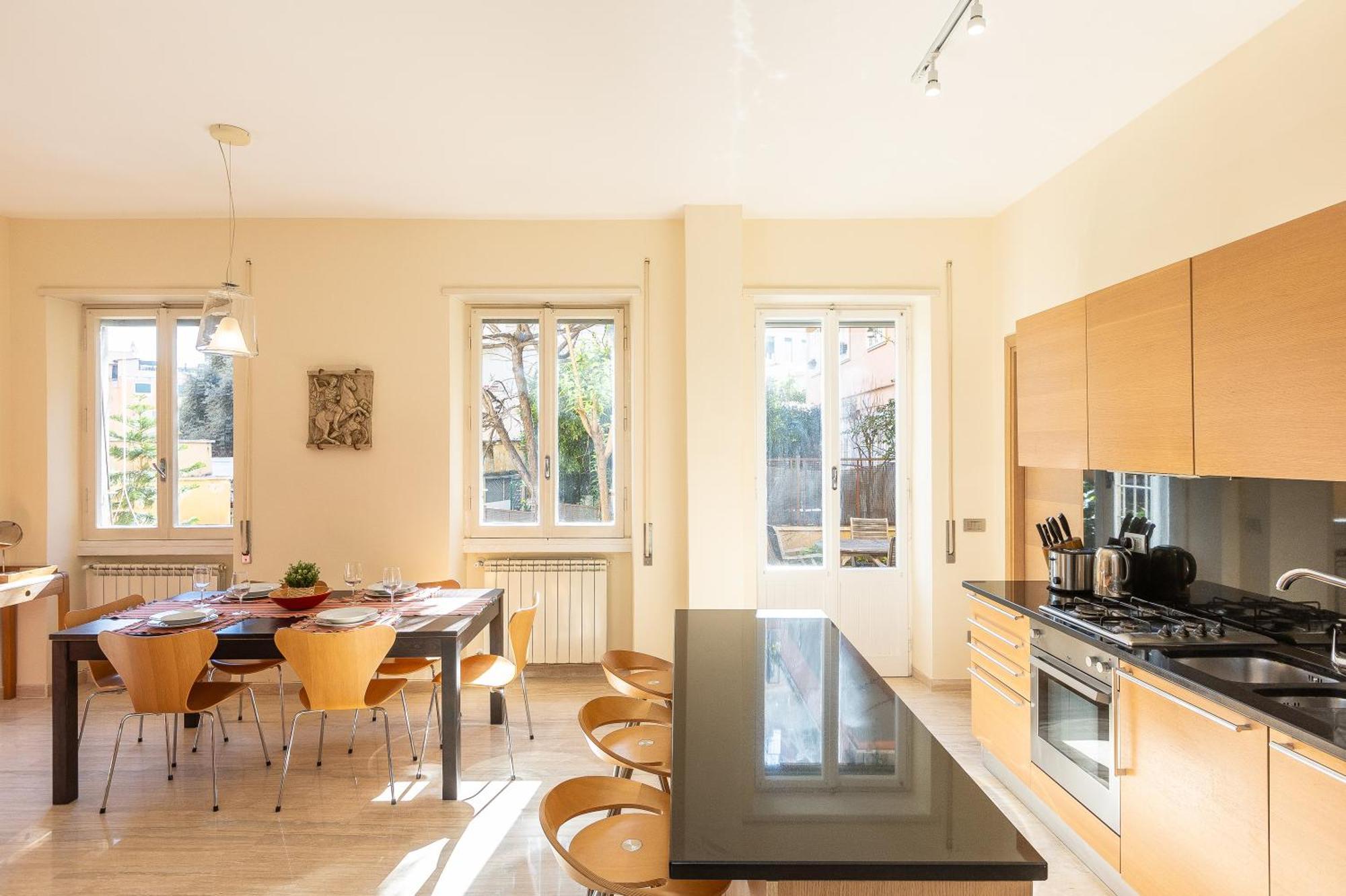 Apartment Trastevere Garden By In *