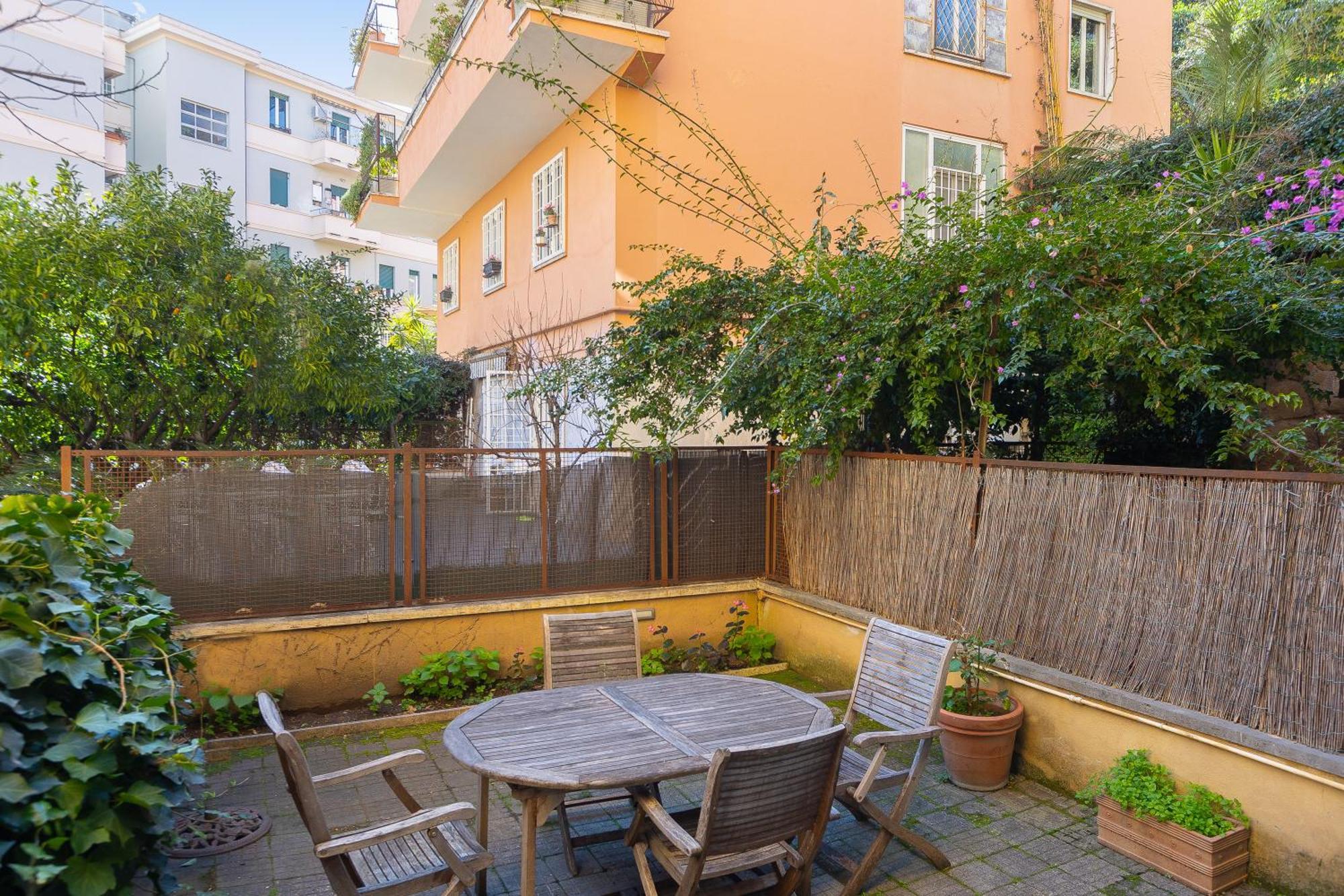 Apartment Trastevere Garden By In
